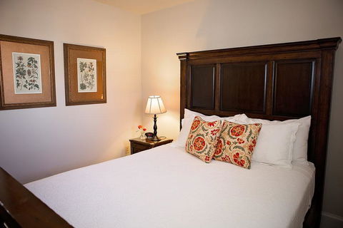 JH Adams Inn - LBG 27