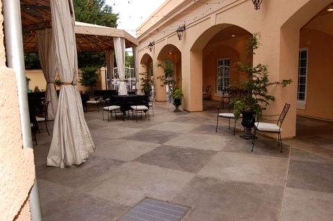 JH Adams Inn - LBG 40