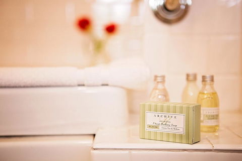 JH Adams Inn - LBG 11