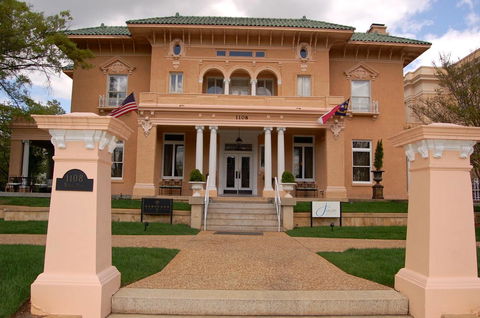 JH Adams Inn - LBG 3