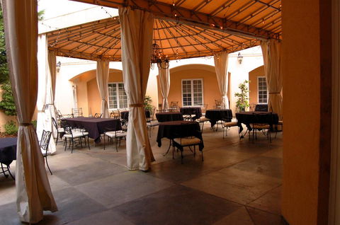 JH Adams Inn - LBG 38