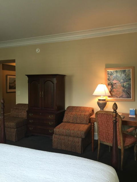 JH Adams Inn - LBG 25