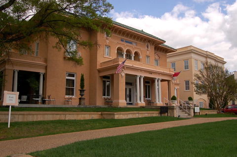 JH Adams Inn - LBG 1