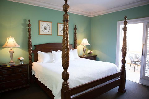 JH Adams Inn - LBG 31