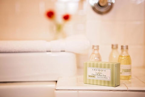 JH Adams Inn - LBG 22