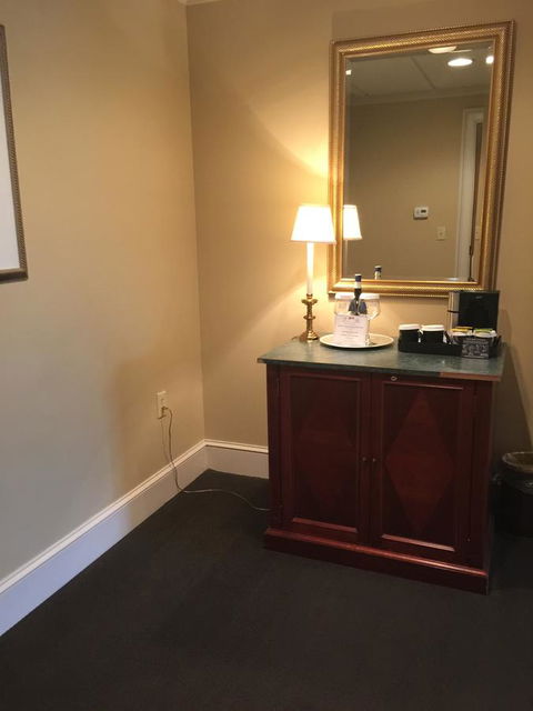 JH Adams Inn - LBG 5