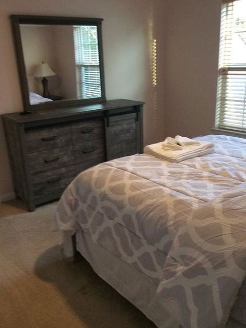 Classy, Cozy Close To Everything ... - LBG 12