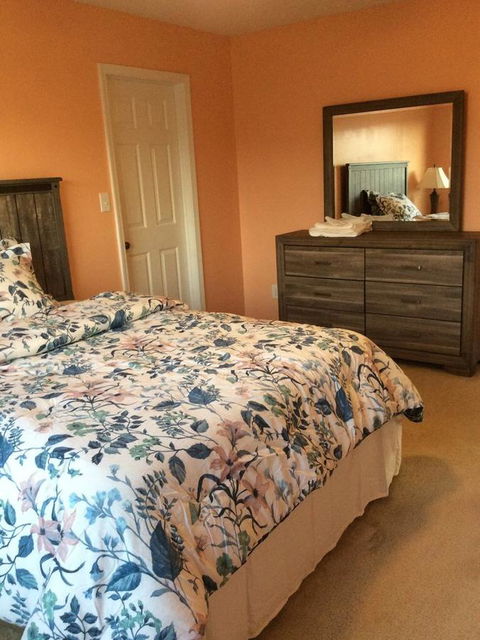 Classy, Cozy Close To Everything ... - LBG 4