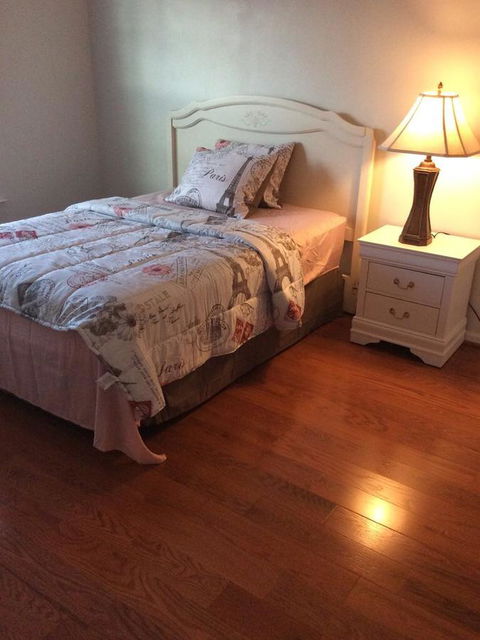 Classy, Cozy Close To Everything ... - LBG 16