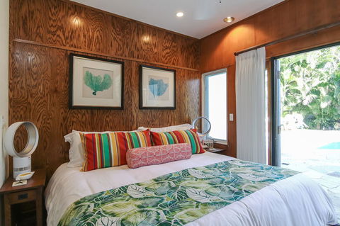 Kailua Beach Studio - Tiki Room - LBG 2