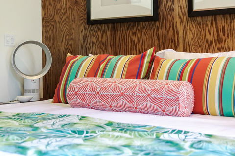 Kailua Beach Studio - Tiki Room - LBG 5