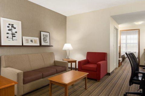 Country Inn & Suites By Radisson, Findlay, OH - LBG 42
