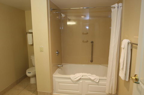 Country Inn & Suites By Radisson, Findlay, OH - LBG 16