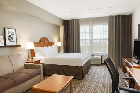 Country Inn & Suites By Radisson, Findlay, OH - LBG 11