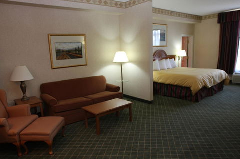 Country Inn & Suites By Radisson, Findlay, OH - LBG 24