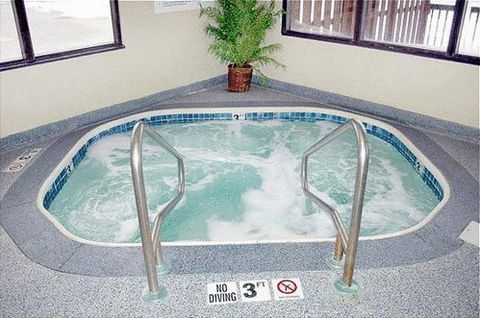 Baymont Inn & Suites By Wyndham Findlay - LBG 9