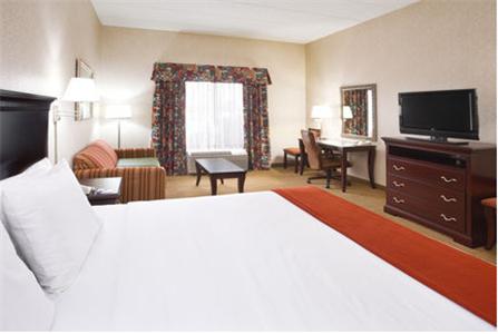 Baymont Inn & Suites By Wyndham Findlay - LBG 2