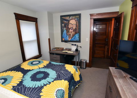 Berrodin Bed & Breakfast - LBG 13