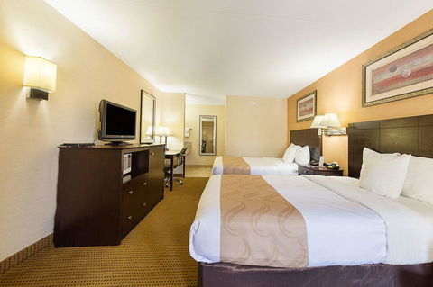 Quality Inn Media - LBG 13