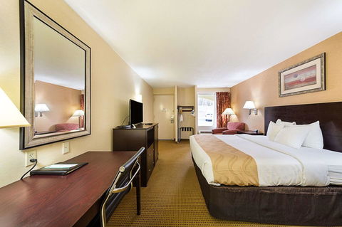 Quality Inn Media - LBG 26