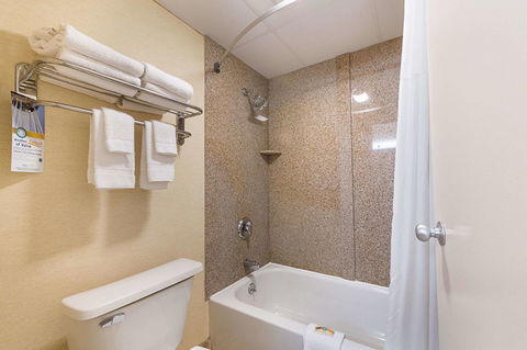 Quality Inn Media - LBG 9