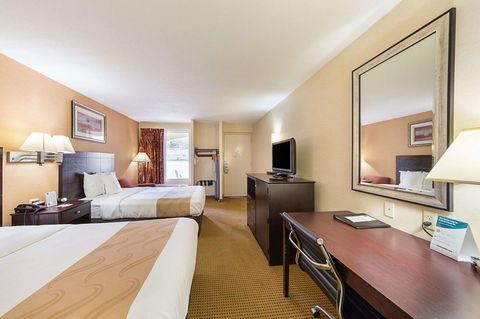 Quality Inn Media - LBG 5