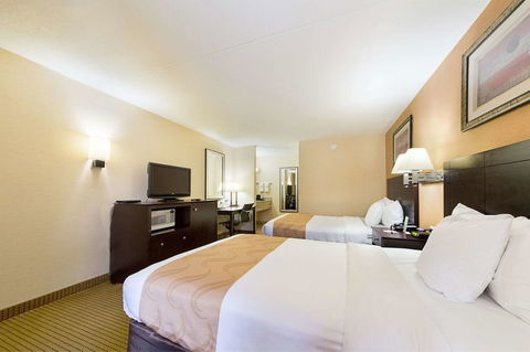 Quality Inn Media - LBG 7