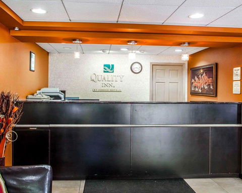 Quality Inn Media - LBG 18