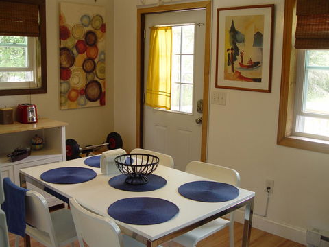 Mountaintop Lake Cottage - LBG 4