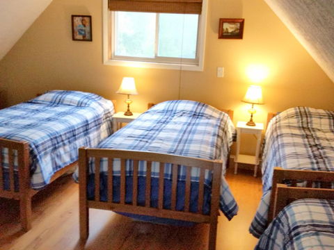 Mountaintop Lake Cottage - LBG 18