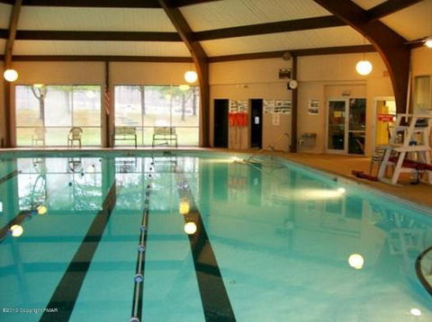 Mountaintop Lake Cottage - LBG 34