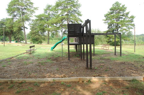 Carolina Landing Camping Resort Two-Bedroom Cabin 1 - LBG 10