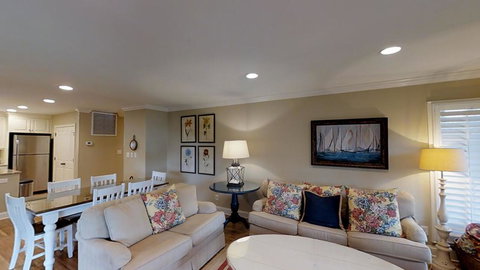 4581 Parkside Villa - LBG 23