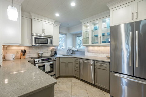 4550 Parkside Villa - LBG 21