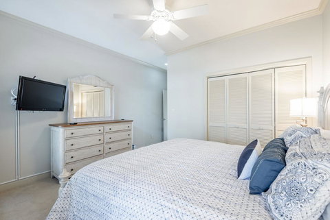 4550 Parkside Villa - LBG 7