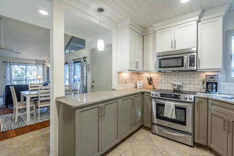 4550 Parkside Villa - LBG 14