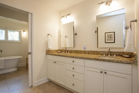 129 Turnberry Drive - LBG 33