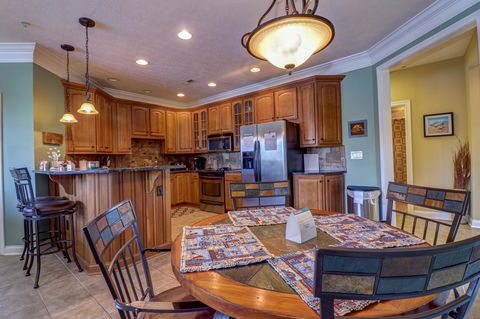 Four Birds Cove - LBG 7