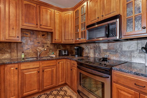 Four Birds Cove - LBG 24