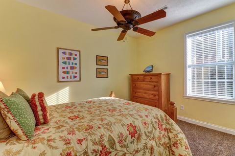 Four Birds Cove - LBG 16