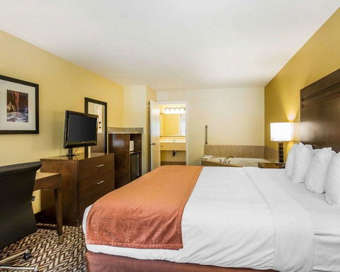 Quality Inn & Suites Montclair - LBG 16