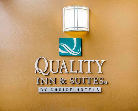 Quality Inn & Suites Montclair - LBG 6