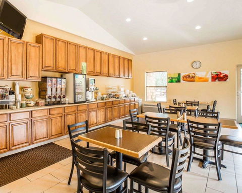 Quality Inn & Suites Montclair - LBG 18