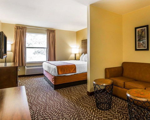 Quality Inn & Suites Montclair - LBG 23