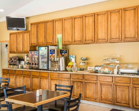 Quality Inn & Suites Montclair - LBG 24