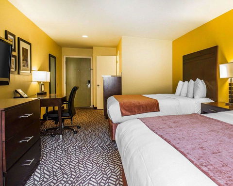 Quality Inn & Suites Montclair - LBG 9