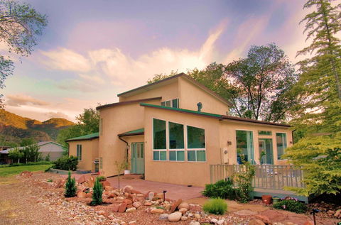 Zion Vacation Home,LLC - LBG 18