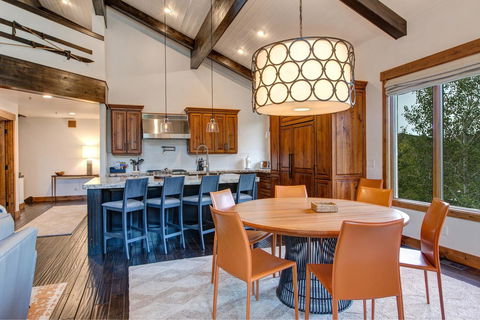 Deer Valley La Maconnerie Ski-In/Ski-Out Townhouse - LBG 15