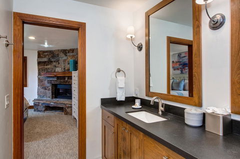 Deer Valley La Maconnerie Ski-In/Ski-Out Townhouse - LBG 7