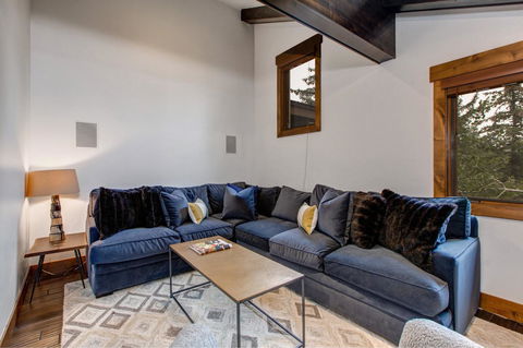 Deer Valley La Maconnerie Ski-In/Ski-Out Townhouse - LBG 21
